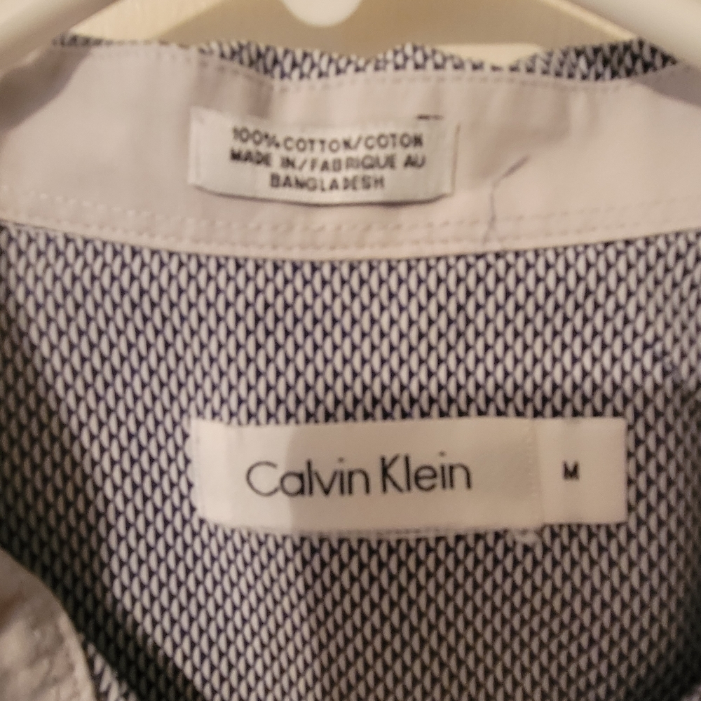Calvin Klein Medium - Picture 2 of 3